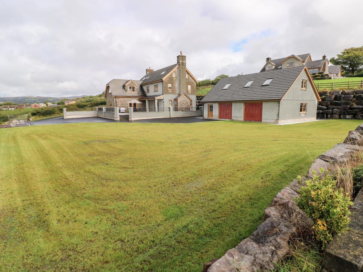 Grooms Quarters At Pant Y Gaseg Farm Ammanford Buitenkant foto