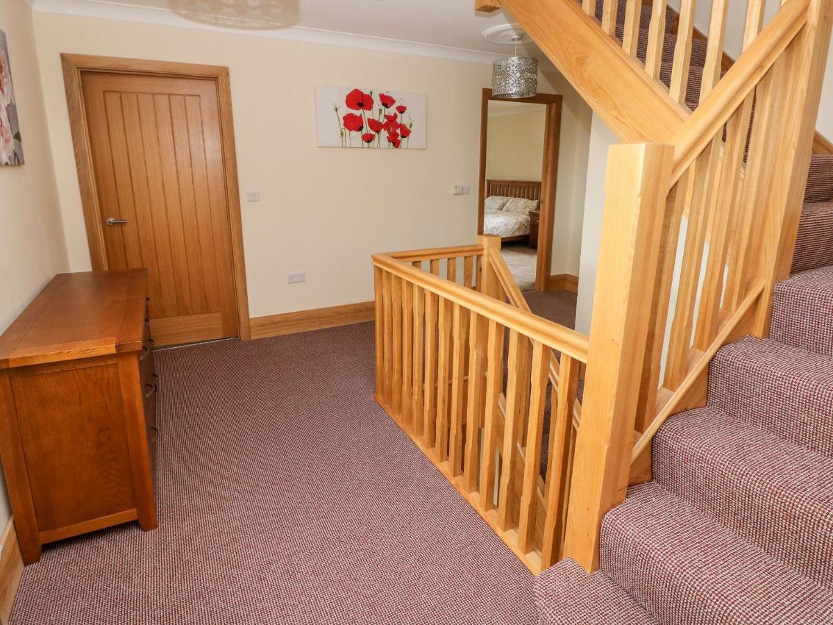 Grooms Quarters At Pant Y Gaseg Farm Ammanford Buitenkant foto